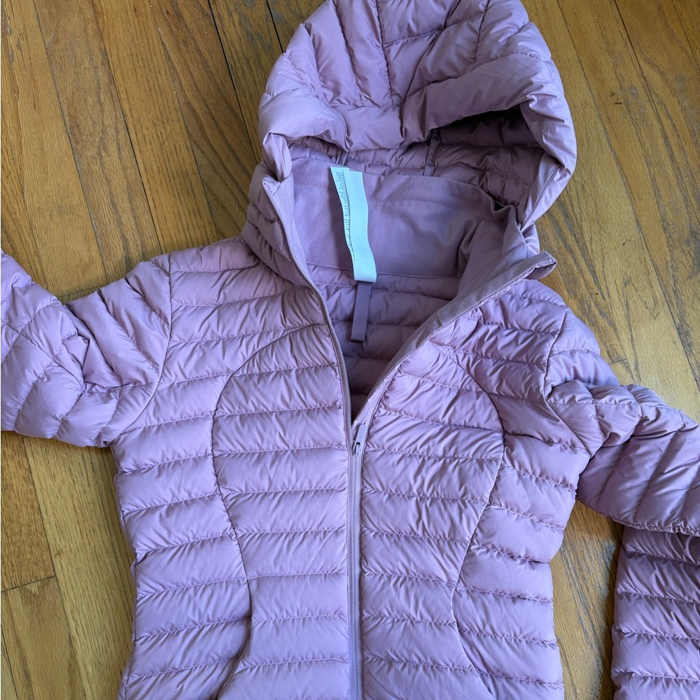 Lululemon Pack It Down jacket with detachable hoodie size 4.  Pink Taupe
